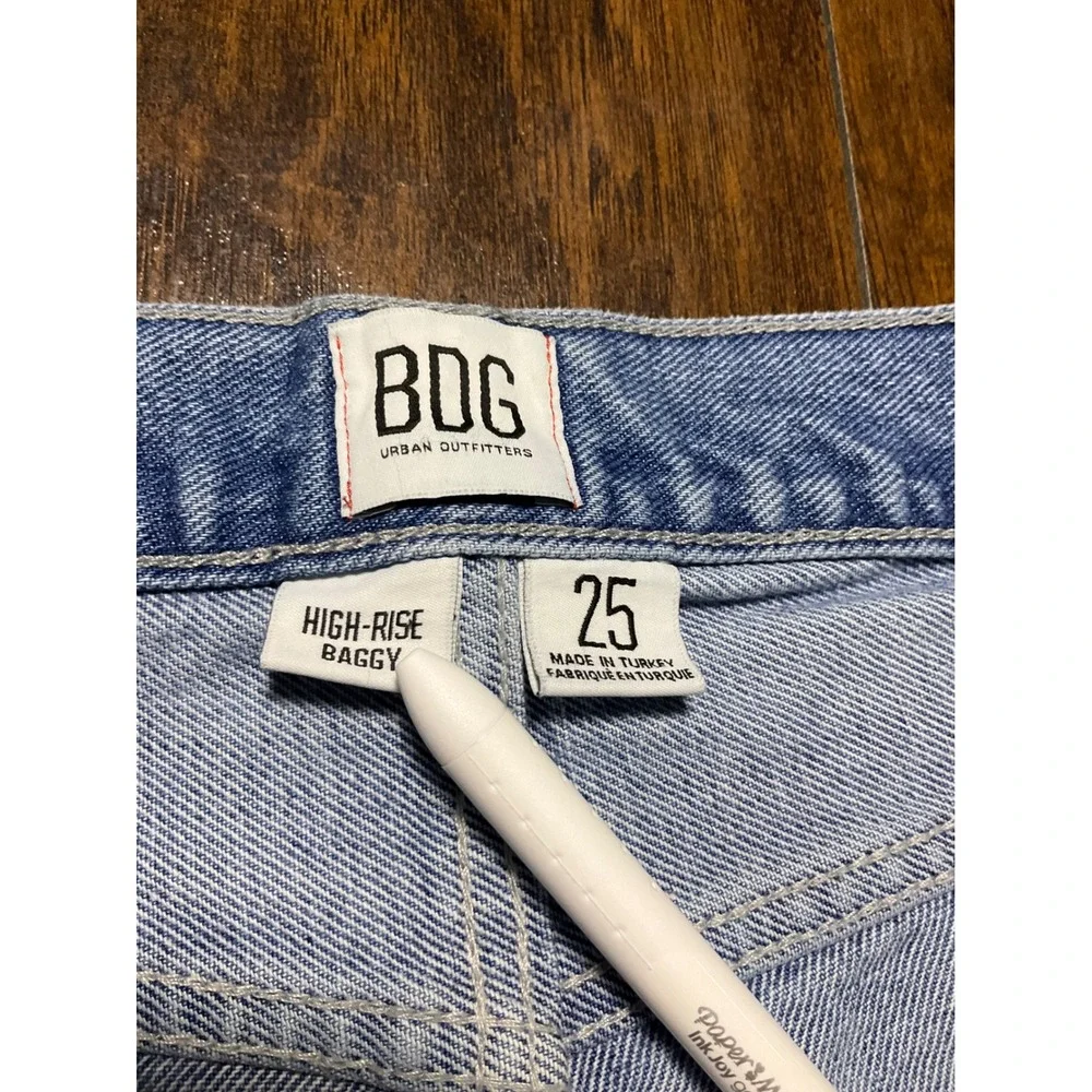 BDG Urban Outfitters High-Rise Baggy Jeans Light Wash Denim Size 25 - Picture 3 of 4